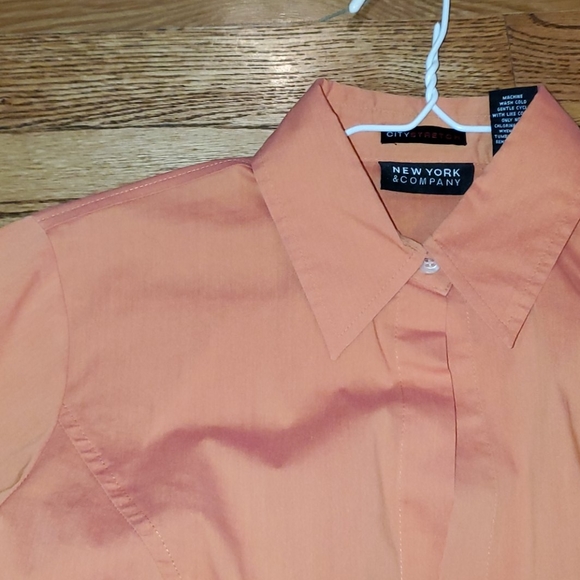 New York and Co. long sleeve button up top - Picture 4 of 4